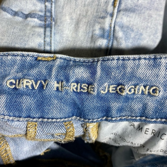 American Eagle Curvy High-Waisted Distressed Jegging - Jeans - Light Blue Wash - Picture 8 of 10